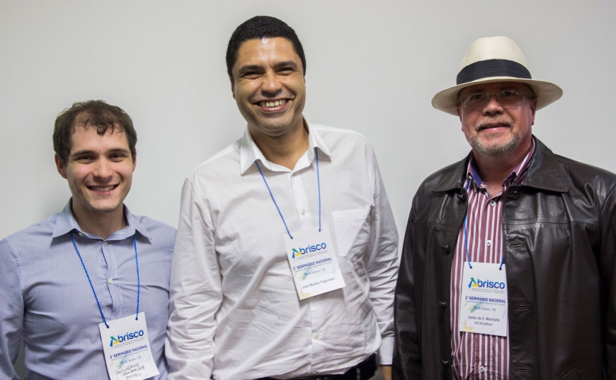 Da esquerda para a direita: Guilherme, José Moisés e Ueldo com o Presidente da ABRISCO Luiz Fernando.